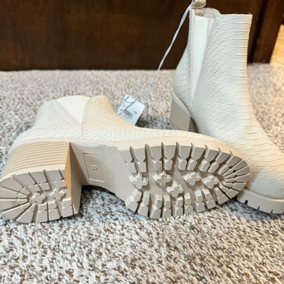 Snakeskin Booties - Picture 2 of 3